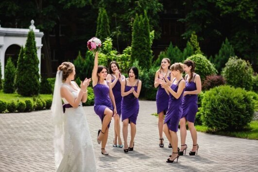 Hochzeit - Brautstraußwerfen